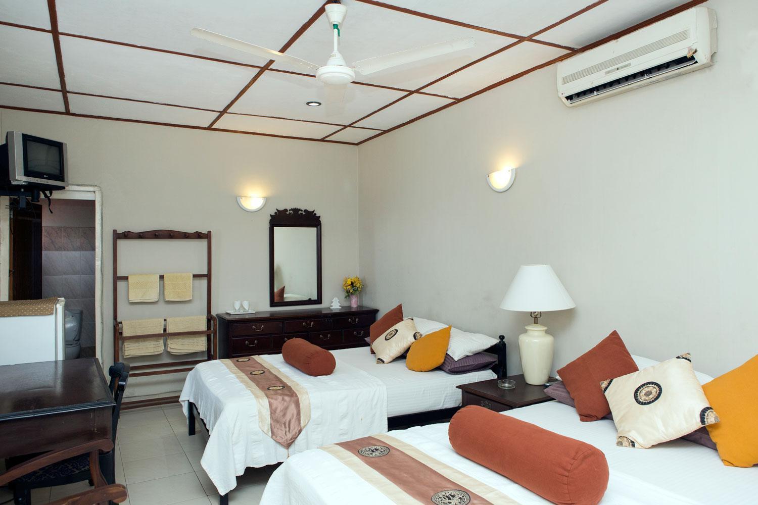 Ranveli Beach Hotel Dehiwala-Mount Lavinia Exterior foto