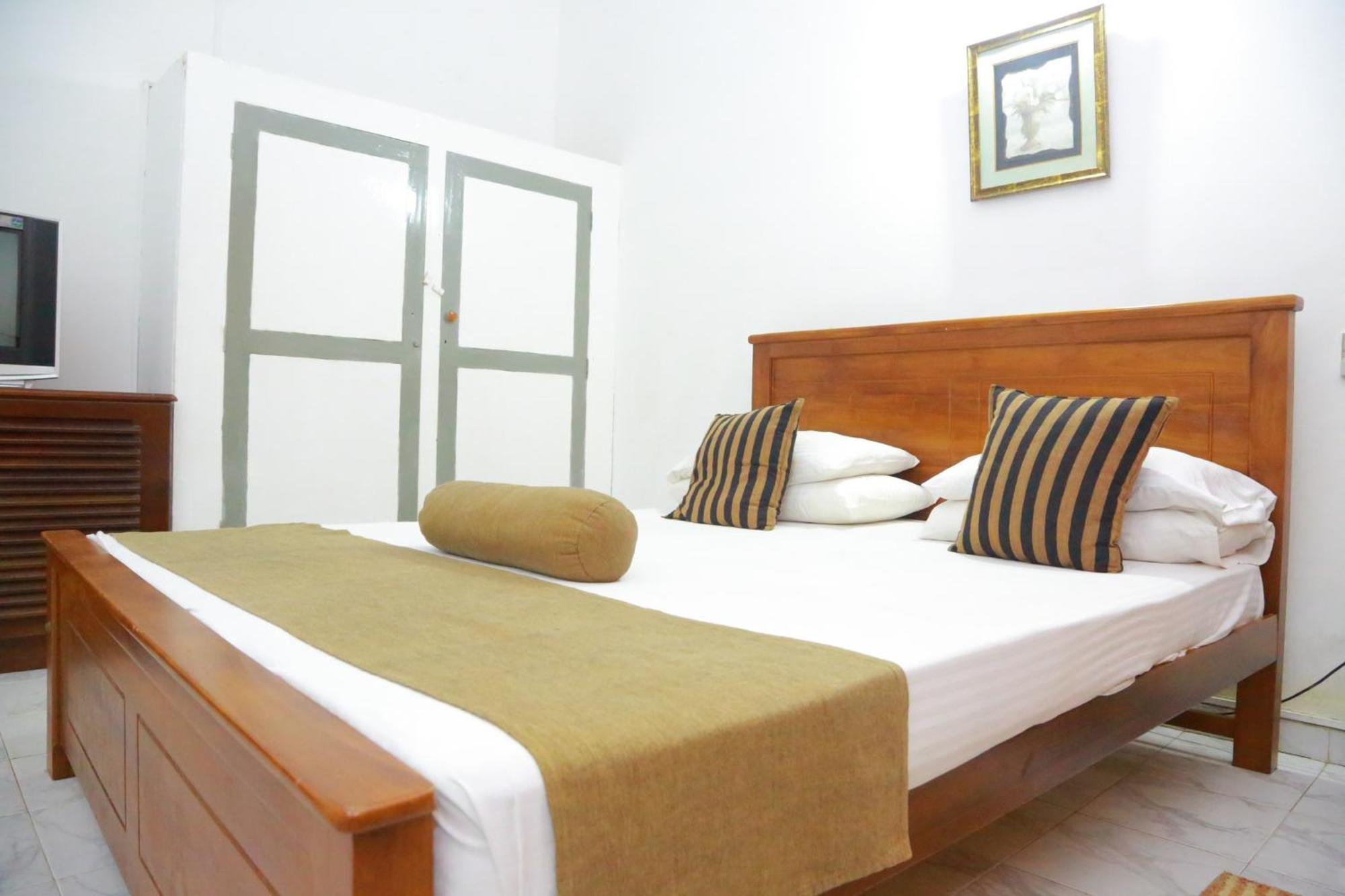 Ranveli Beach Hotel Dehiwala-Mount Lavinia Exterior foto