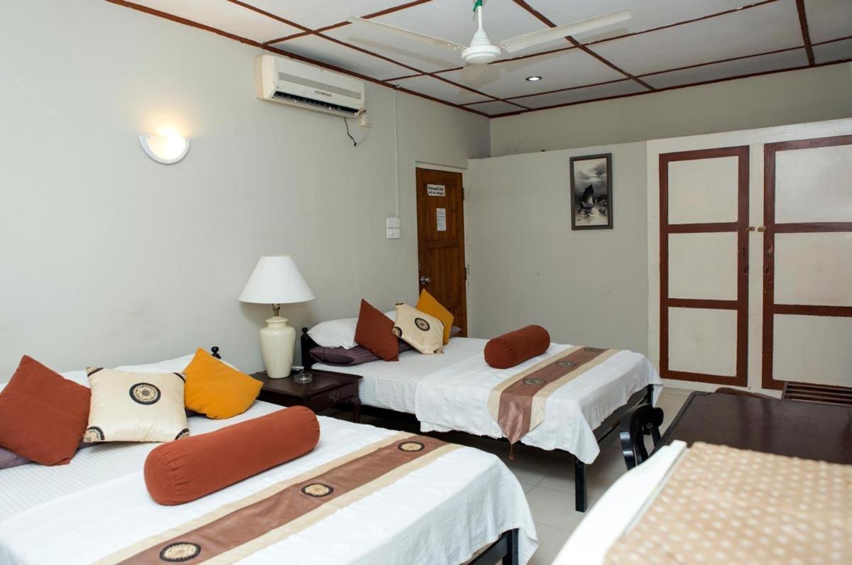Ranveli Beach Hotel Dehiwala-Mount Lavinia Exterior foto