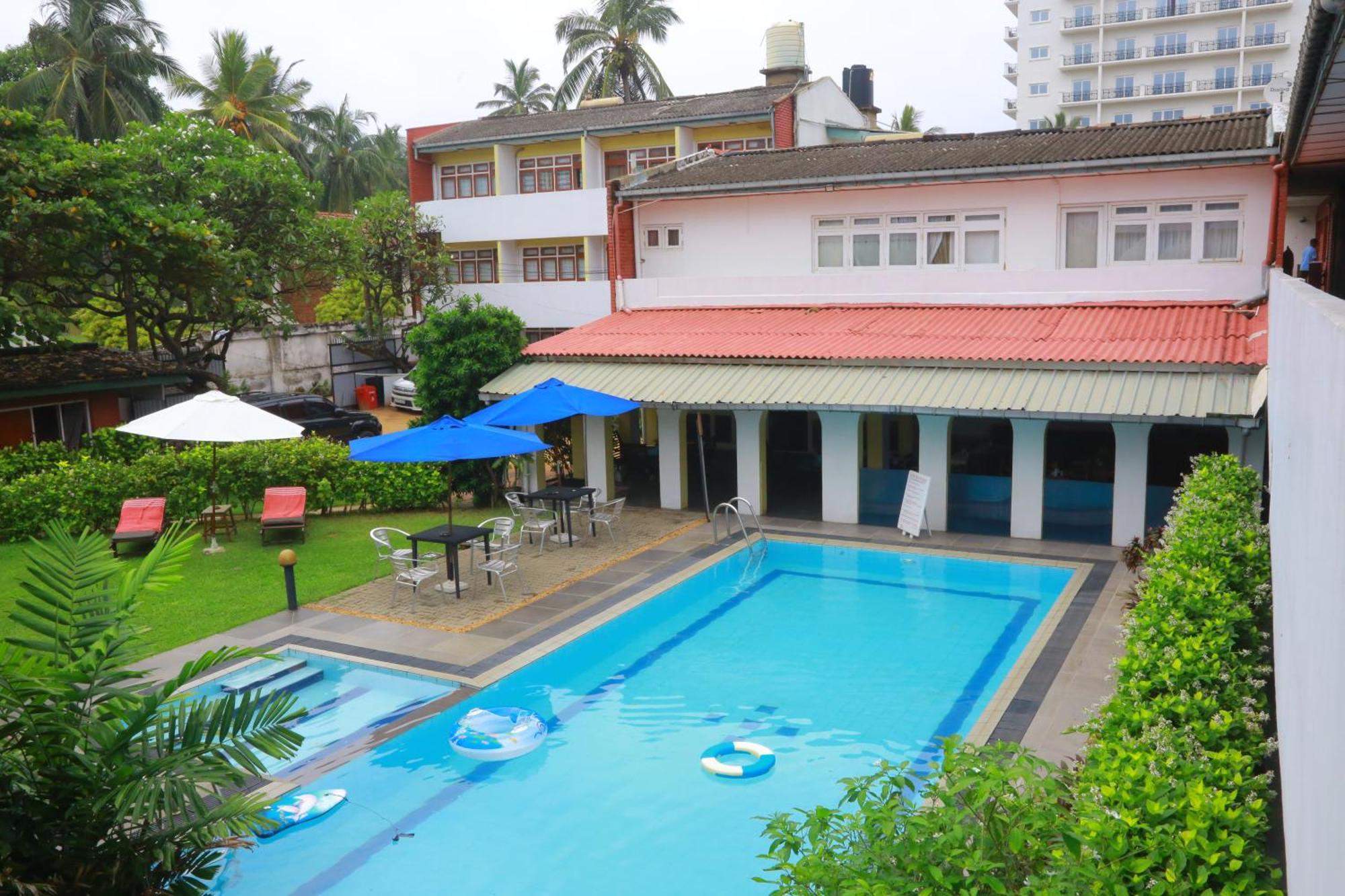 Ranveli Beach Hotel Dehiwala-Mount Lavinia Exterior foto