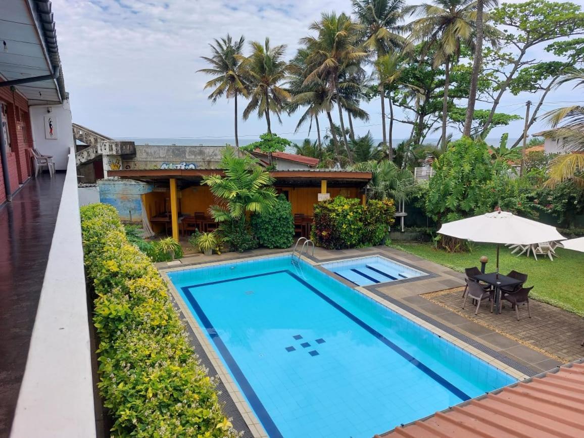 Ranveli Beach Hotel Dehiwala-Mount Lavinia Exterior foto